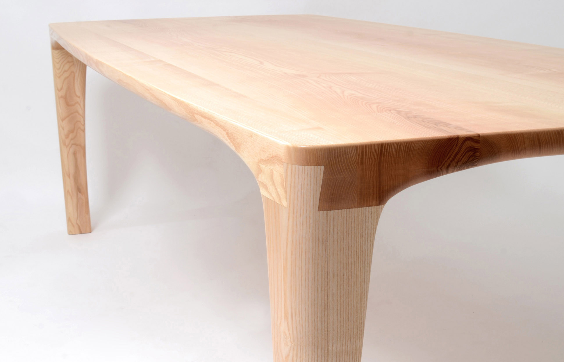 Shaw - A bespoke dining table